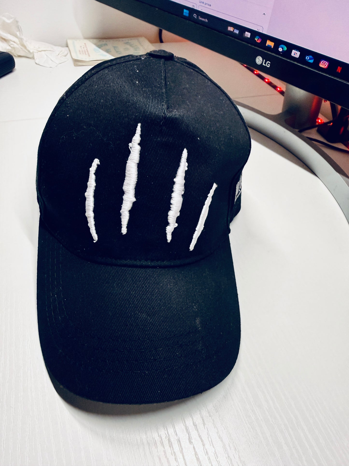 Grizzly Drip Black caps